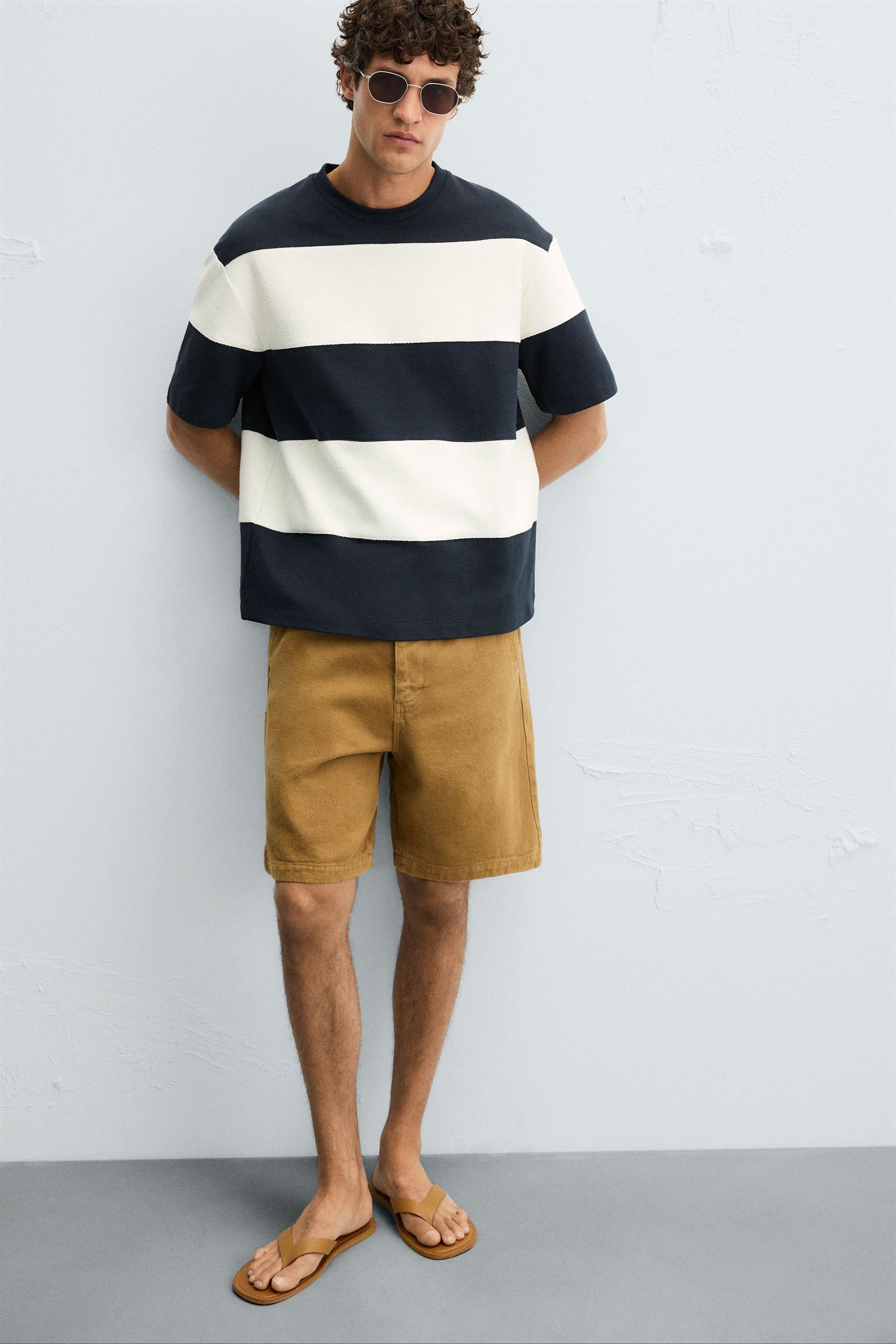CONTRAST STRIPED SWEATSHIRT - Image 6