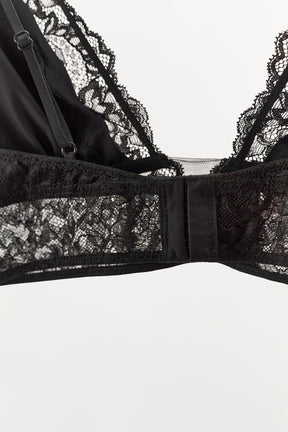 LACE TRIANGLE BRALETTE