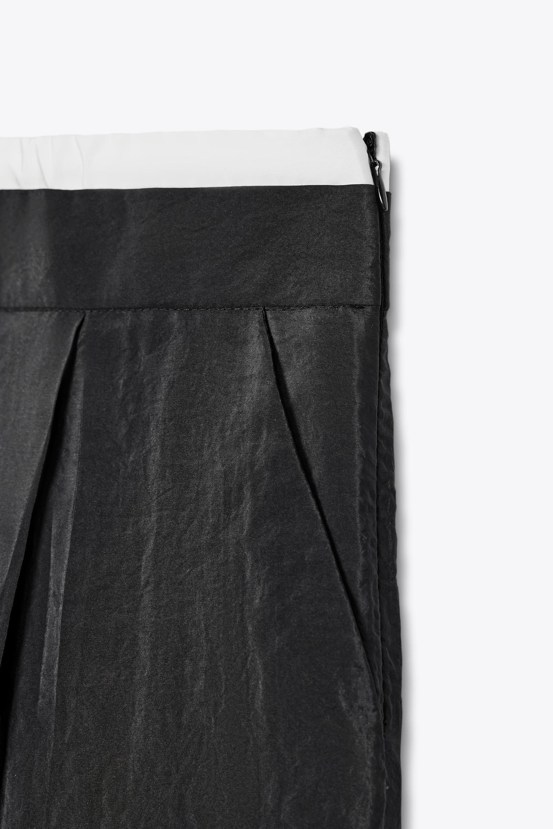 WIDE-LEG TROUSERS WITH WAIST