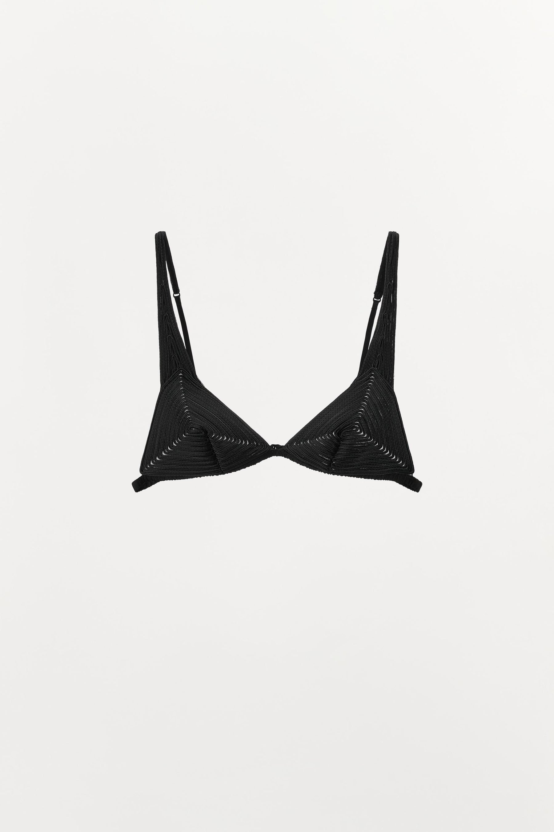 Structured Triangle Bra