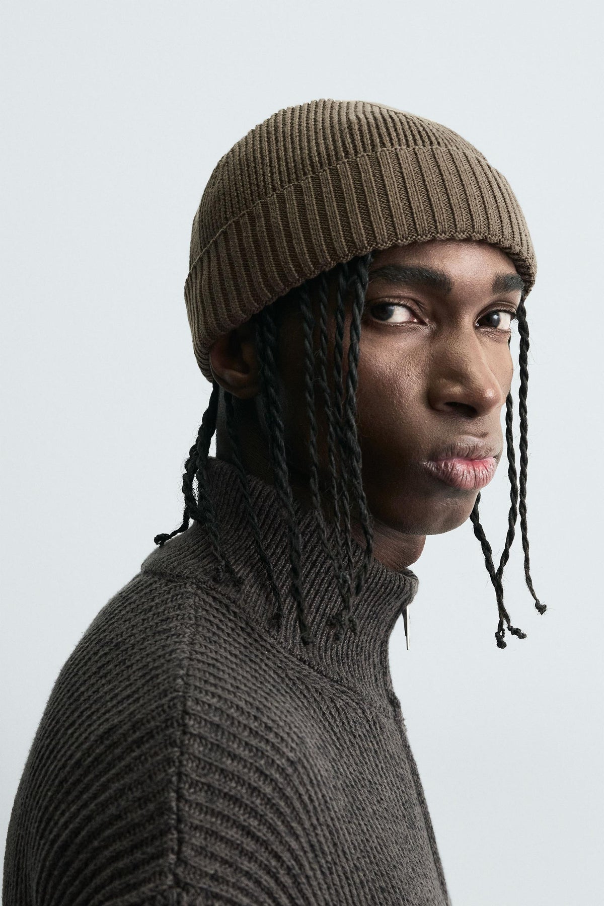 BASIC SHORT BEANIE - Image 2