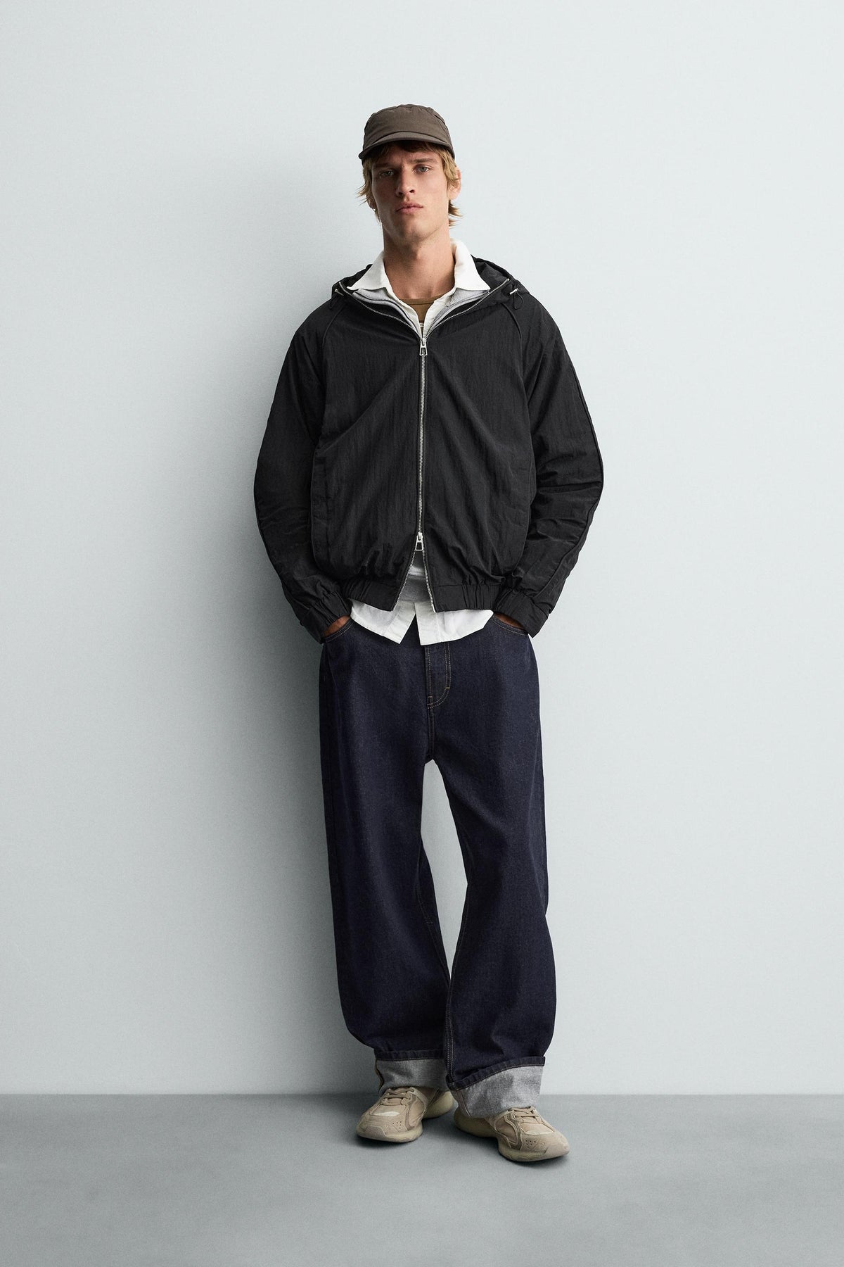 LIGHTWEIGHT WATER-REPELLENT TECHNICAL JACKET - Image 1