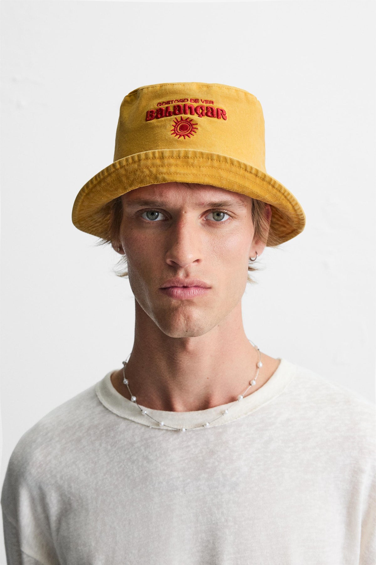 CONTRAST EMBROIDERY BUCKET HAT - Image 1