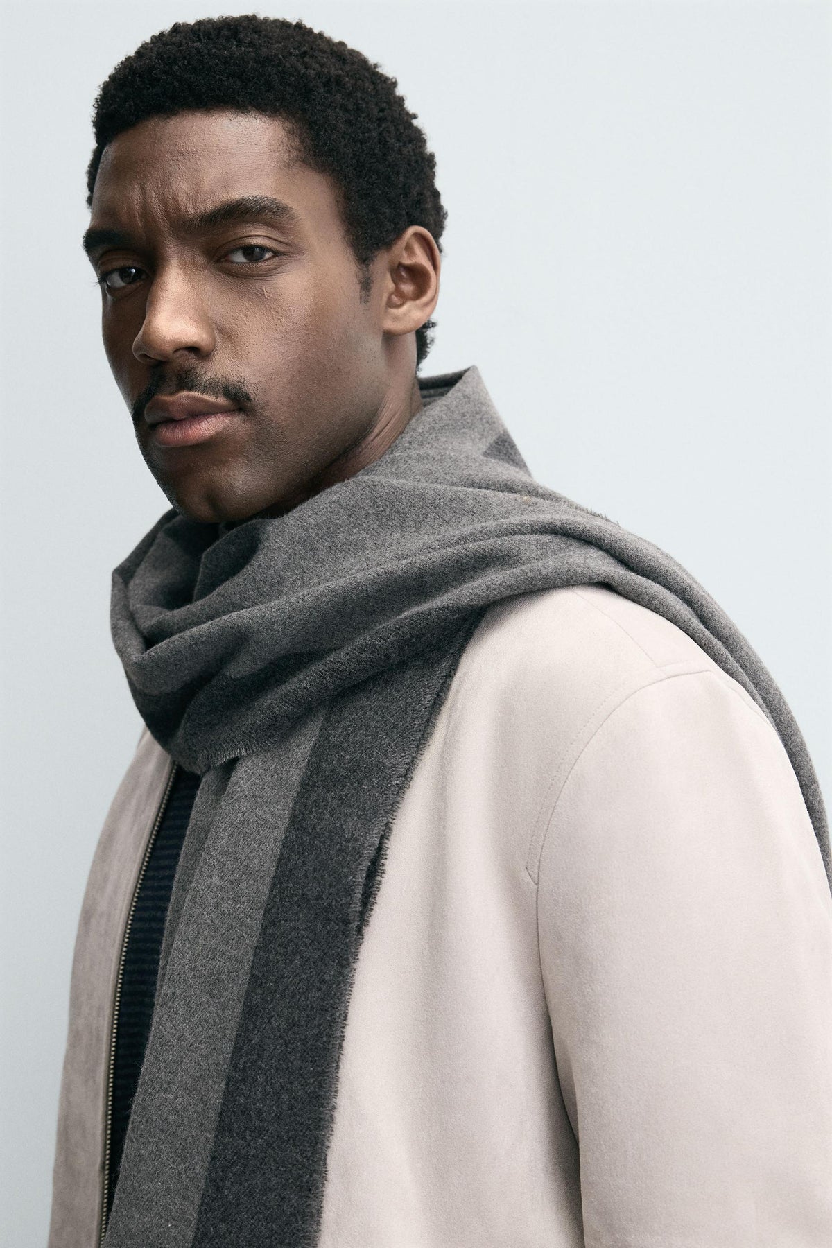 CONTRAST FINISH SCARF - Image 2