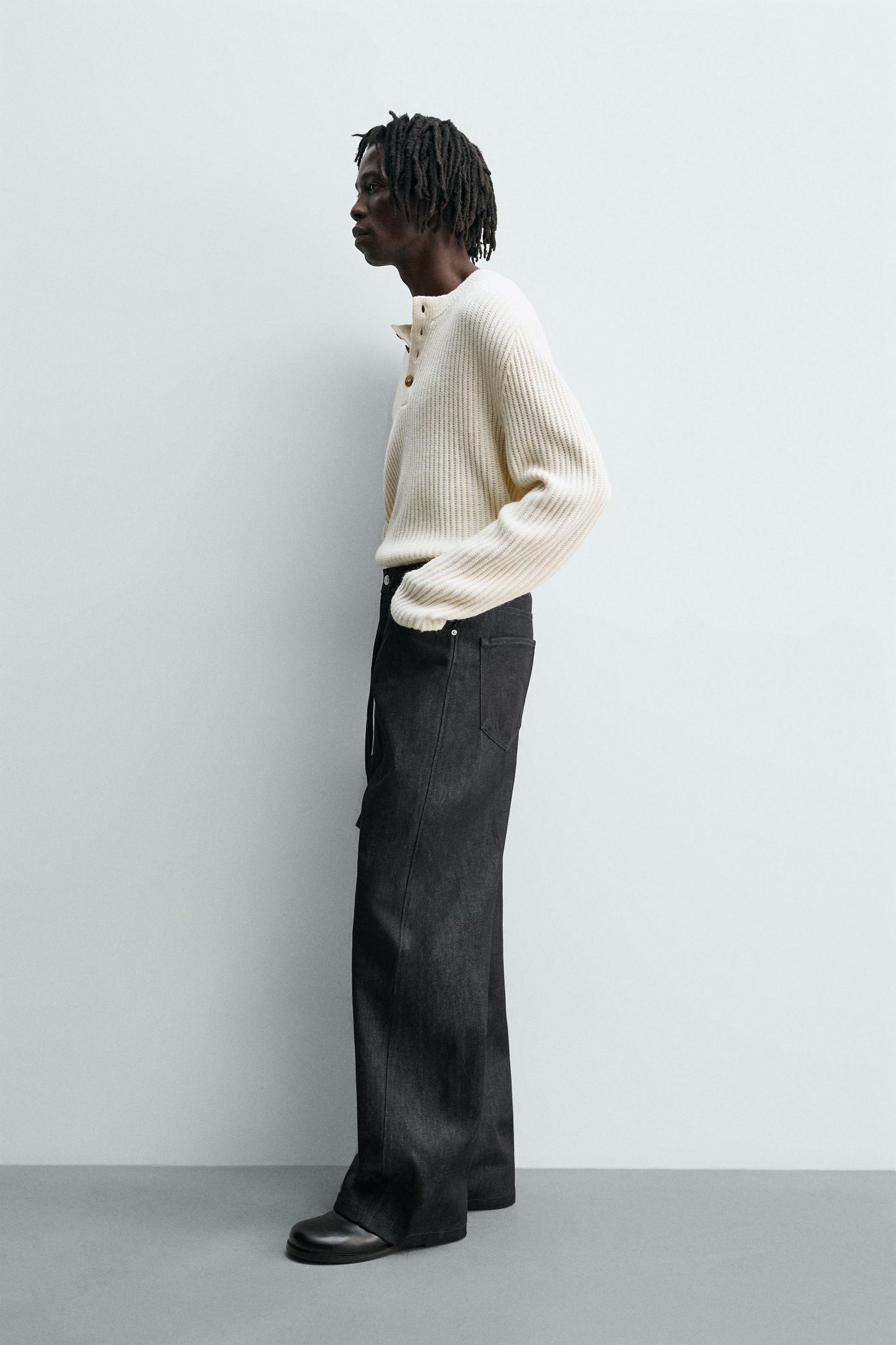 RELAXED FLARE FIT JEANS - Image 4