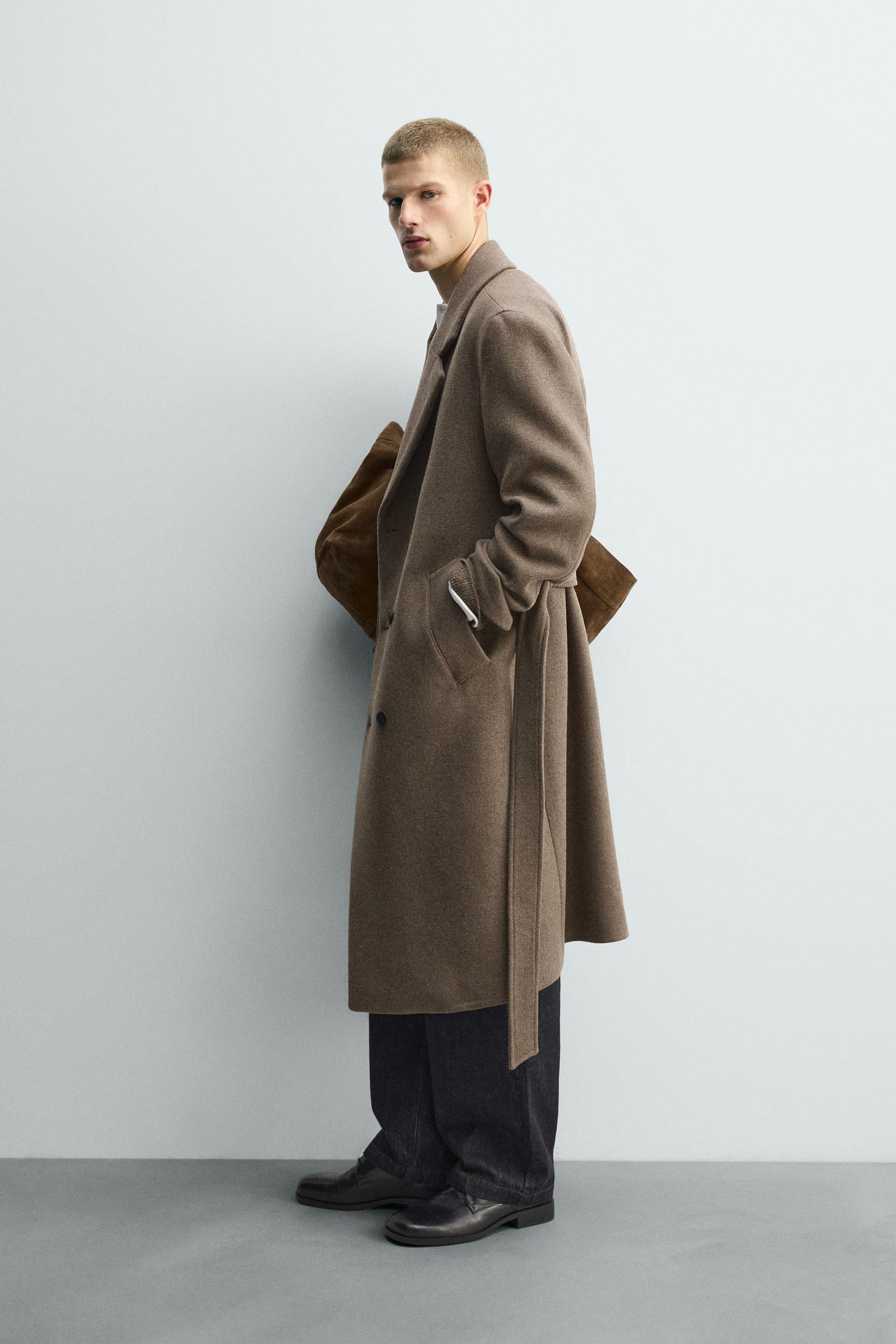 DOUBLE-BREASTED WOOL BLEND COAT WITH BELT - Image 4