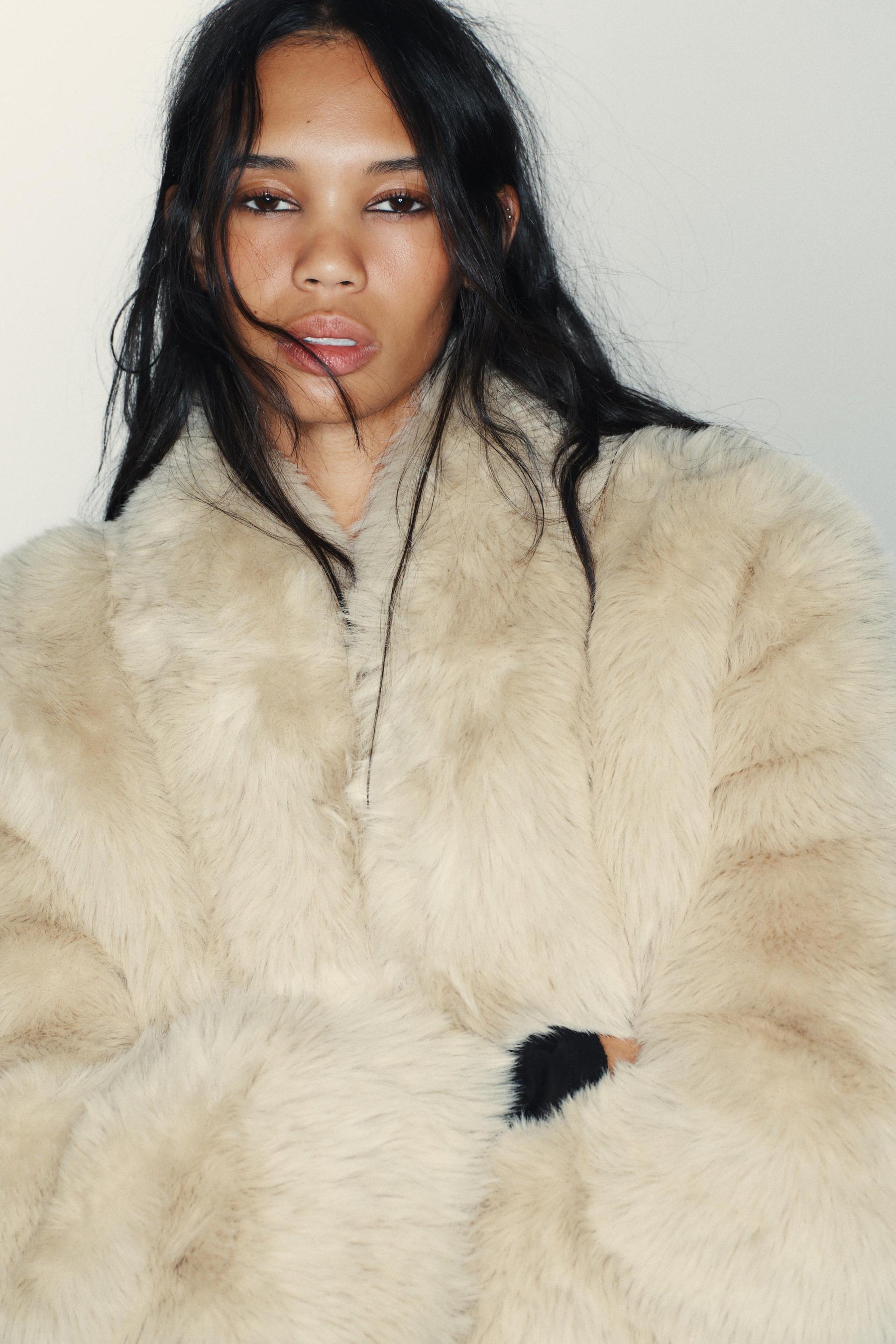 SHORT FAUX FUR COAT - Image 5