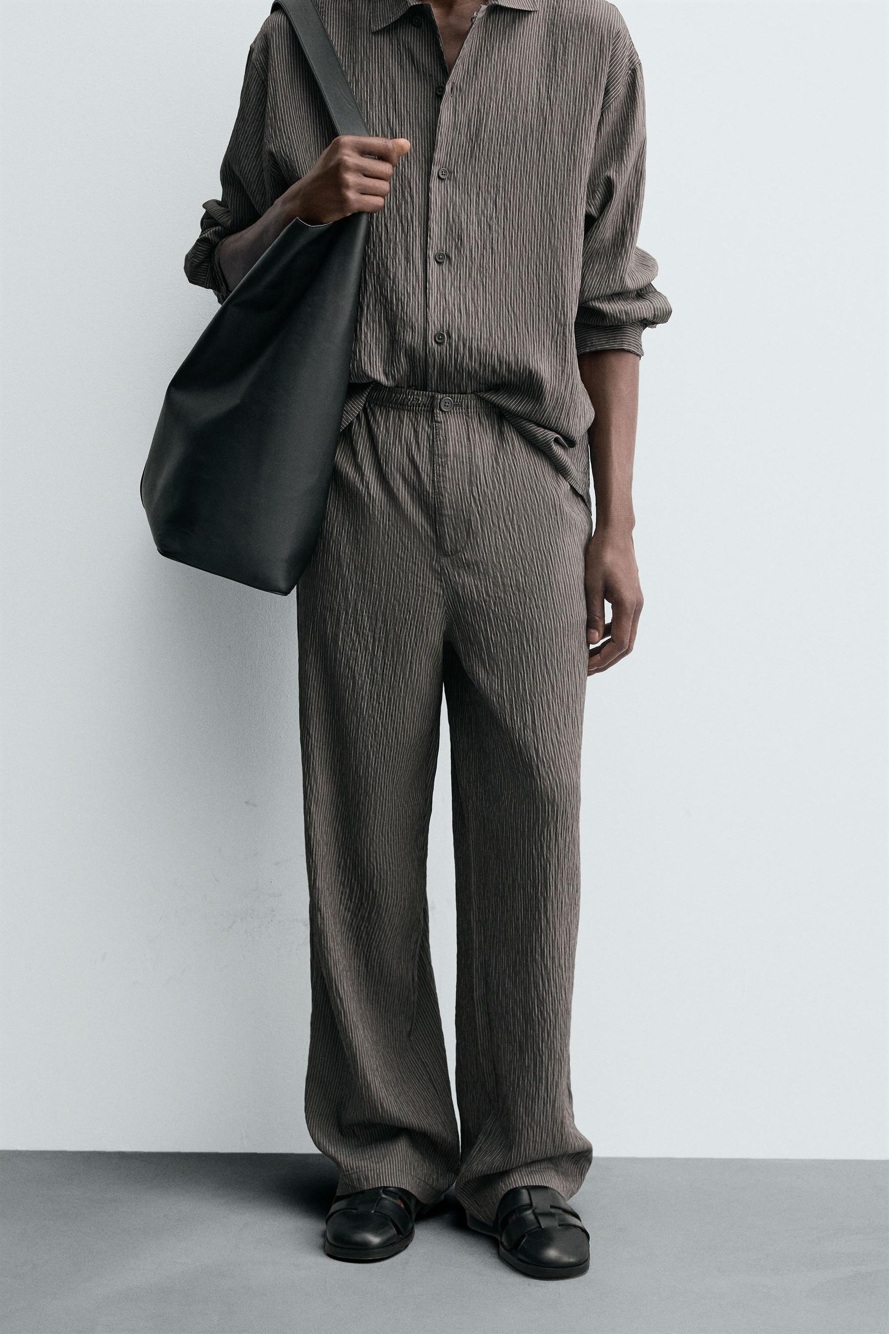 STRIPED WRINKLED-EFFECT FLOWING TROUSERS - Image 2