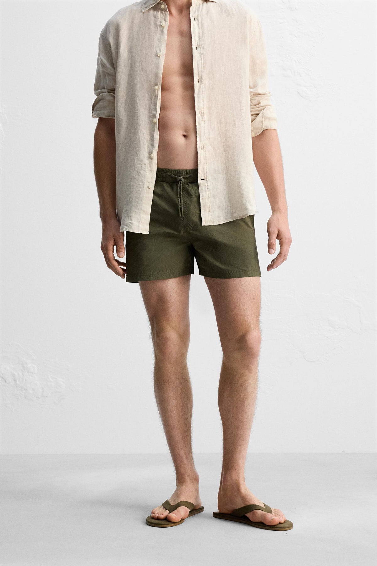 BASIC MID-LENGTH SWIMMING TRUNKS - Image 2