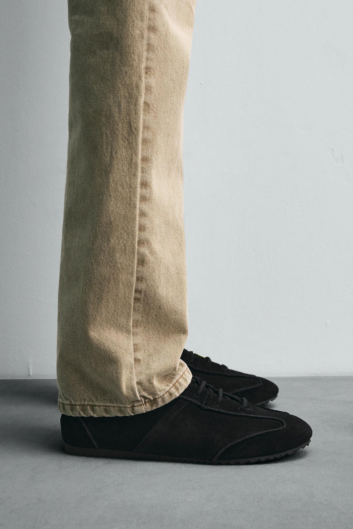 LIMITED EDITION LEATHER TRAINERS - Image 1